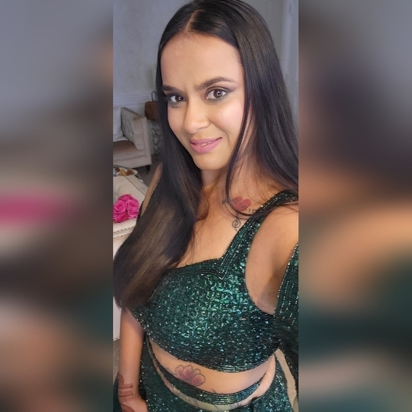 Indian Designer Bridal Emerald Green Lehenga Set - Seema Gujral - Picture 3 of 12